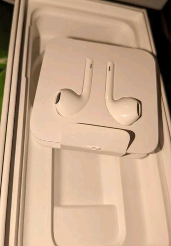 Oryginalne słuchawki Apple iPhone 7 w pudełku + naklejki - Zdjęcie 1 z 4