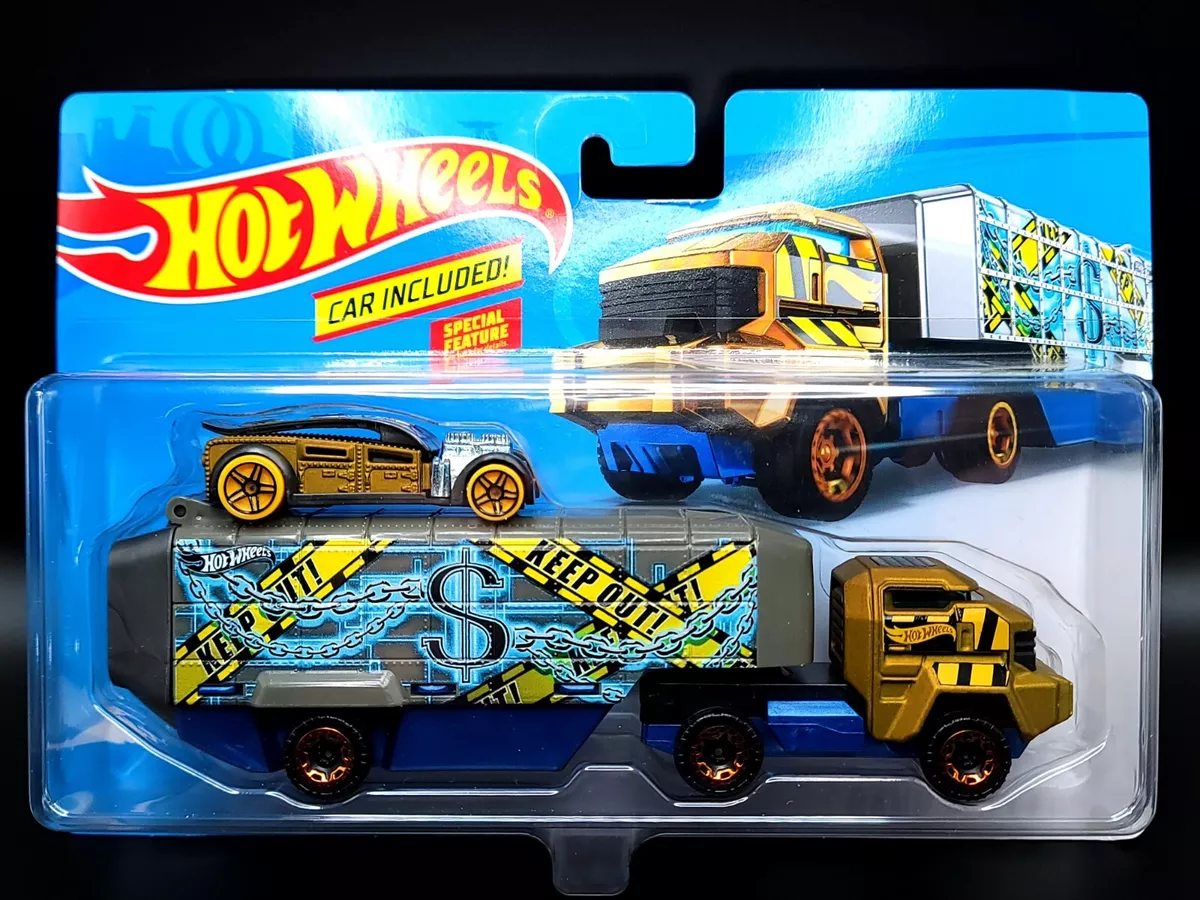 Hot Wheels Monster Trucks, Transporter and Track with 1:64 Scale Toy Truck  