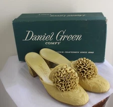 Daniel Green Vintage Sz 7 AA Sexy Gold Jacquard Pom-Pom Heeled Sipper Shoe