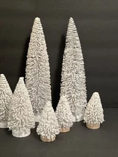 Vickerman 5"/7"/14" White Snow Oval Artificial Christmas Tree, Unlit 7 Pieces