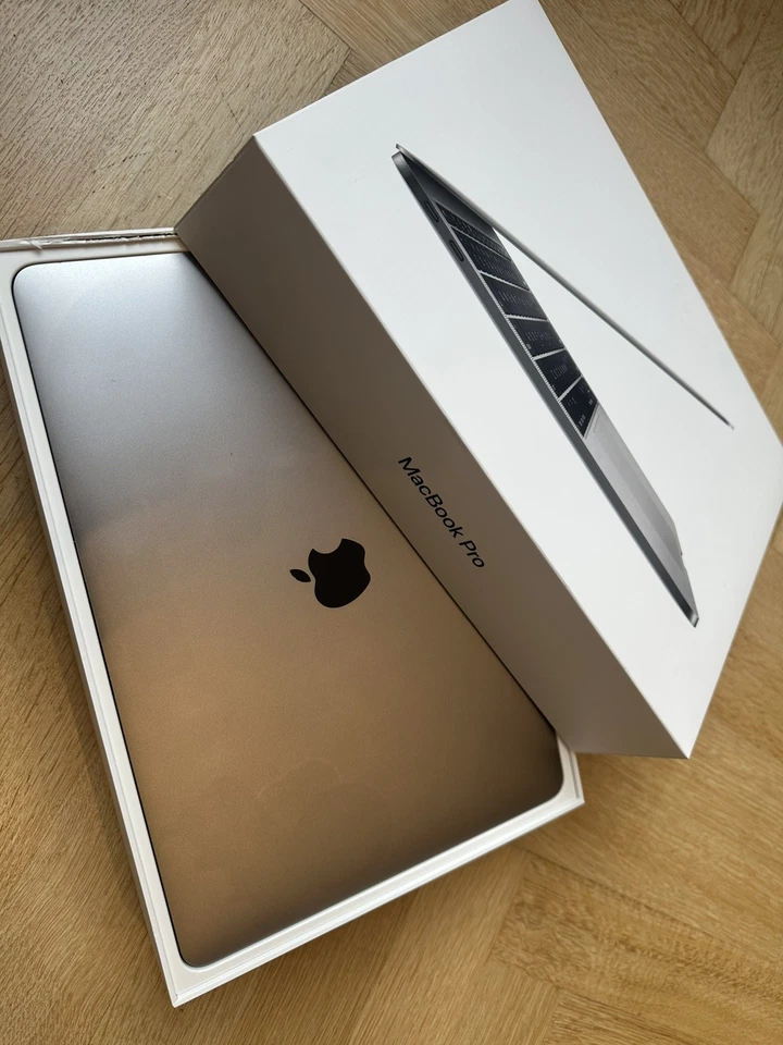 Apple MacBook Pro Retina 13.3" 2017 128GB SSD 8GB Ram 2.3GHz Core i5 Space Grey - Image 4 of 4