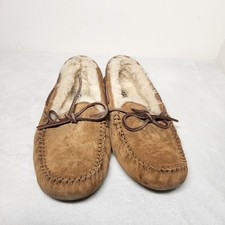 UGG Australia Dakota Women  s Size 7 Chestnut Suede Sheepskin Moccasins