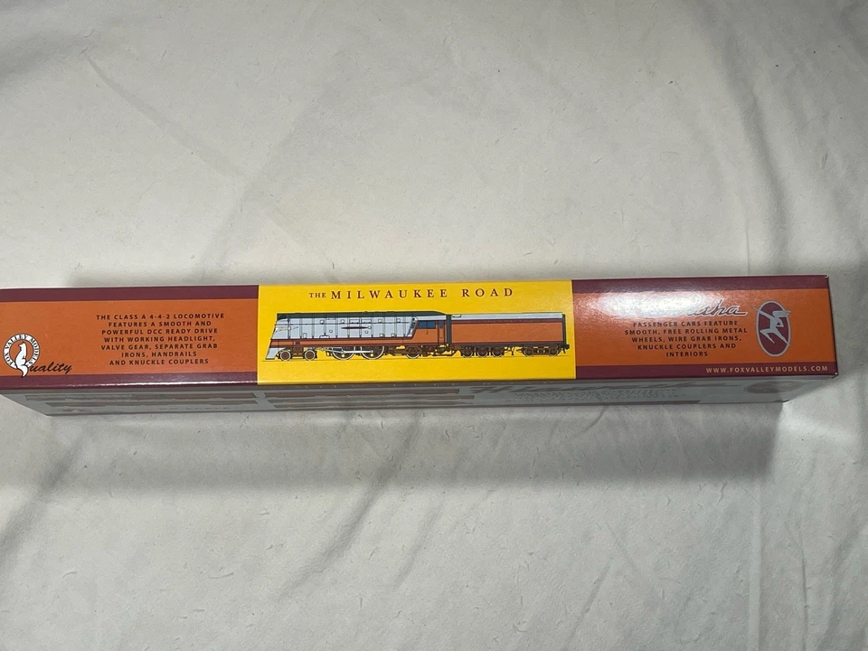 Fox Valley Hiawatha HO Milwaukee Road Coach #4414 Maroon Black NOS Never Handled - Image 4 of 4