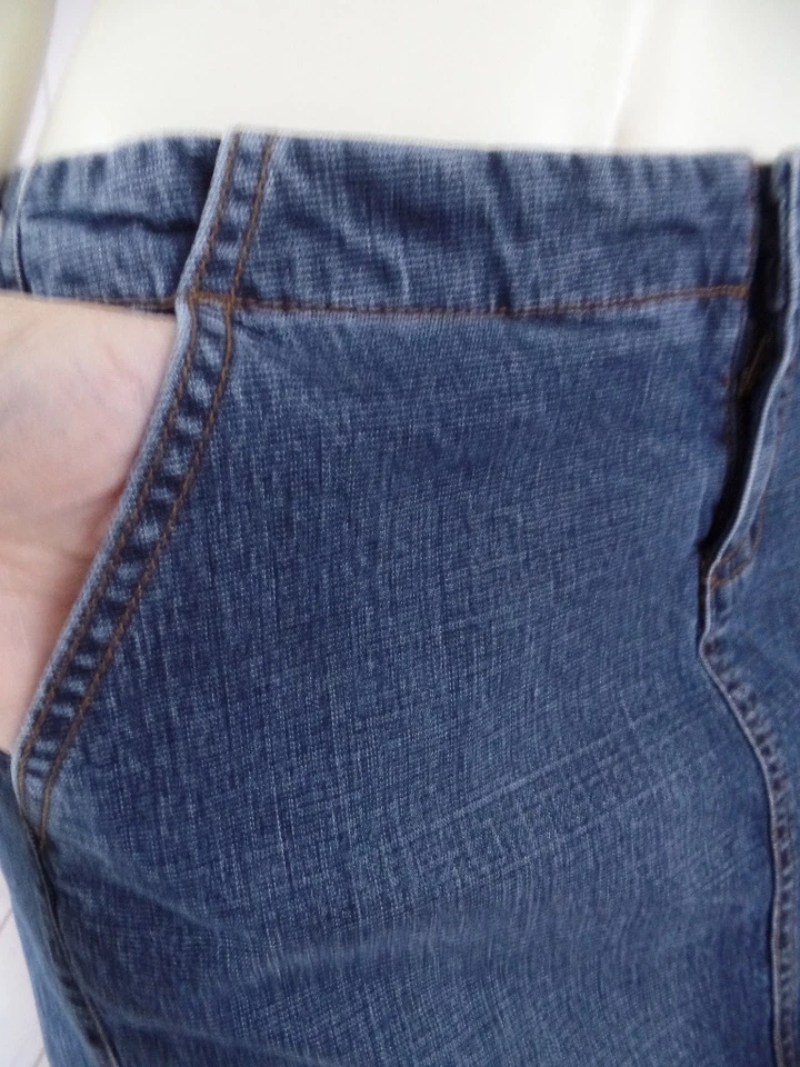 Arden B Jean Skirt 8 Blue Wash Denim Cotton Nylon Spandex Stretch Pockets Chic - Image 3 of 4