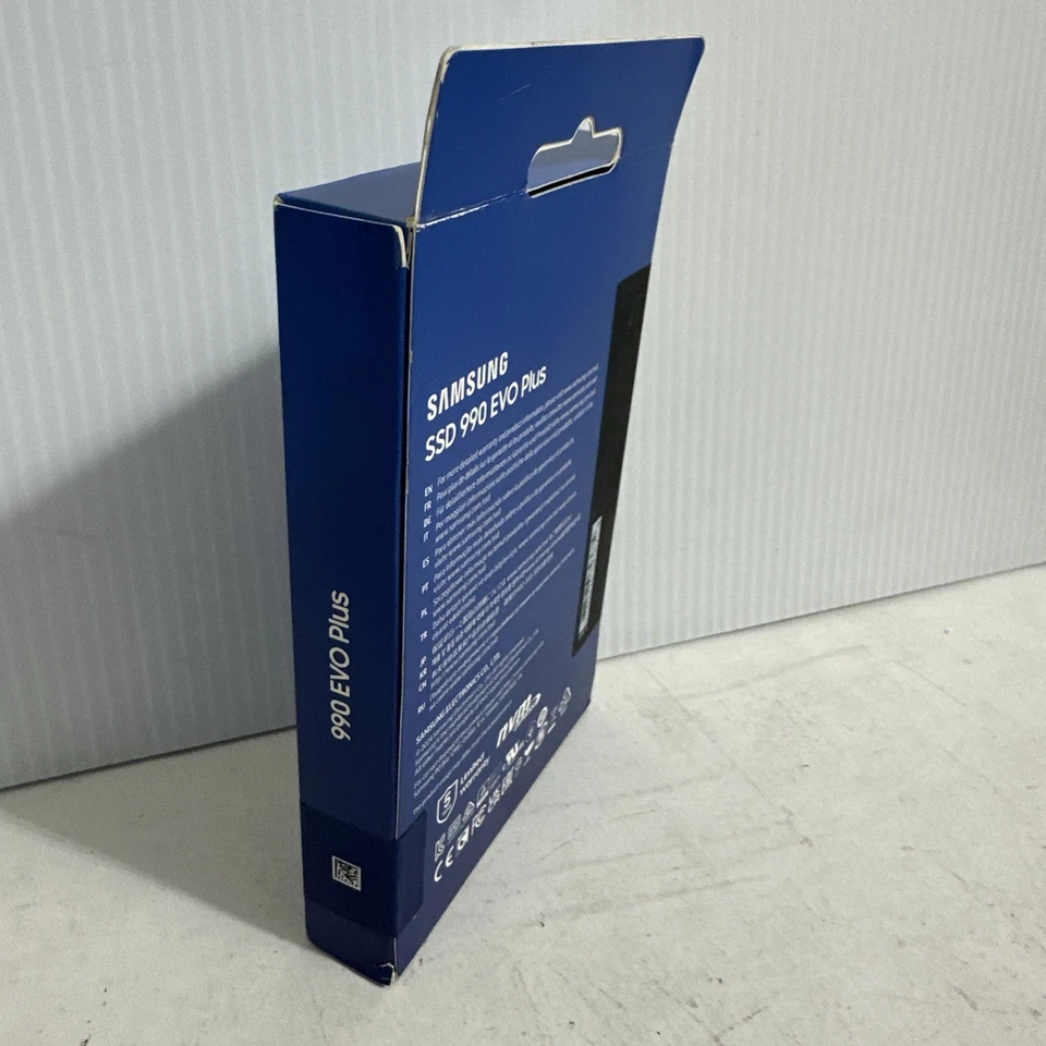 SAMSUNG 990 Plus 2TB SSD PCIe NVMe M.2 Hard Drive MZ-V9S2T0B/AM - Image 3 of 4