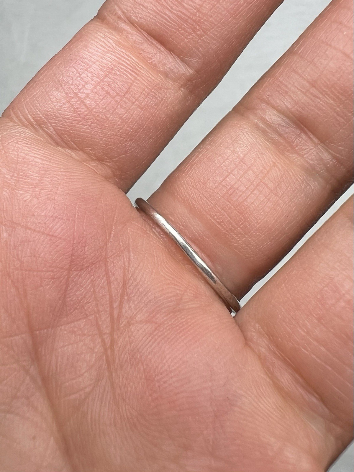 925 Sterling Silver Delicate Tiny Flower Ring Siz… - image 4