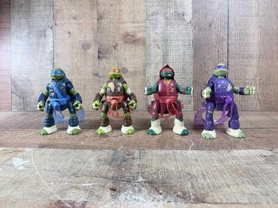 Teenage Mutant Ninja Turtles Viacom Throw N Battle Action Figures lot of 4