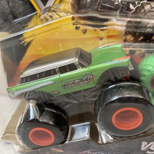 MONSTER JAM 2025 1/64 SERIES 33 GREEN AVENGER VS BLUE AVENGER 2 PACK NEW - Picture 3 of 5