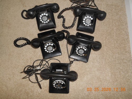 Lotto di 5 telefoni elettrici western vintage - la maggior parte ha cavi