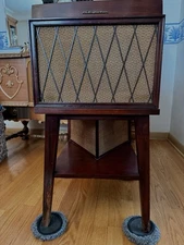 RCA Victor Model HF-2-STD 3-HES-5A Phonograph Early 1950’s.