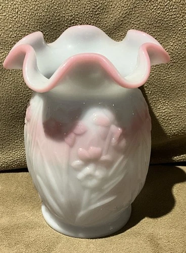 Vintage Fenton Blue Burmese Vase Satin Glass Pink Off White Ruffled Daffodils 5”
