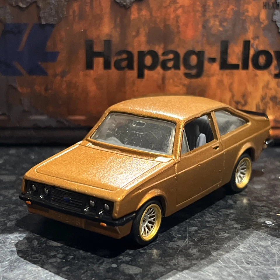 Matchbox Ford Escort RS2000 Custom - Image 2 of 4