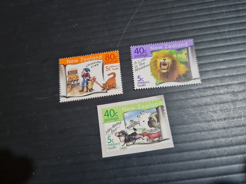 NEUSEELAND 1999 SG 2272-2273 UND SG 2275 KINDERGESUNDHEIT POSTFRISCH