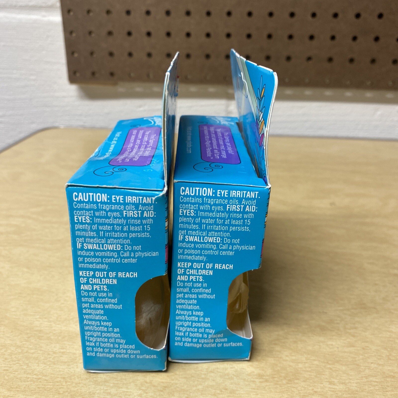 (2) glade plug ins playful paradise nos 2 refills 1.34 fl oz