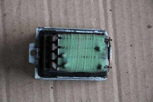 Original Widerstand Gebläsemotor Heizungswiderstand für VW Caddy 17838752