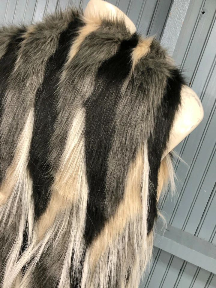 GB Dillards Gianni Bini 人造毛皮背心女式中号  — 第 3/4 张图片