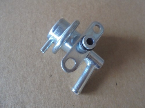 Fuel Injection Pressure Regulator Standard PR196 fits 92-95 Mazda 929 3.0L-V6 - Picture 3 of 6