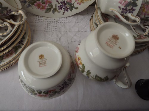 Paragon "Country Lane" 21 piece Tea Set - Porcelain china - Made in England - Picture 14 of 18