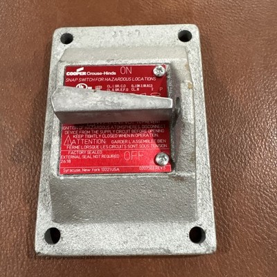 EATON EDS218 CROUSE HINDS EXPLOSION PROOF CONTROL STATION SNAP SWITCH COVER