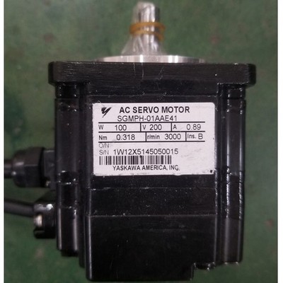 one Used   servo motor SGMPH-01AAE41 Fast Delivery *pz