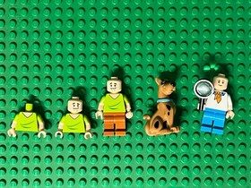 Seated Scooby Doo + Shaggy & Fred Parts - Lego Minifigures