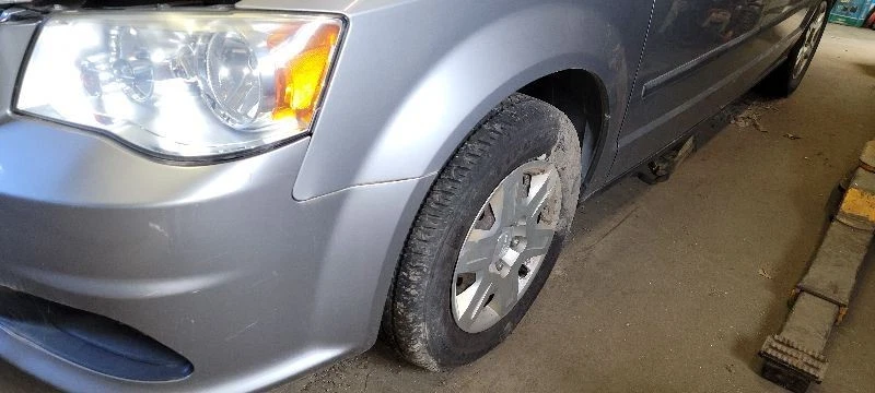 08-20 Dodge Caravan Ventilador Radiador Motor Ventilador Conjunto 08-16 Chrysler Town Country Foto 3 de 4