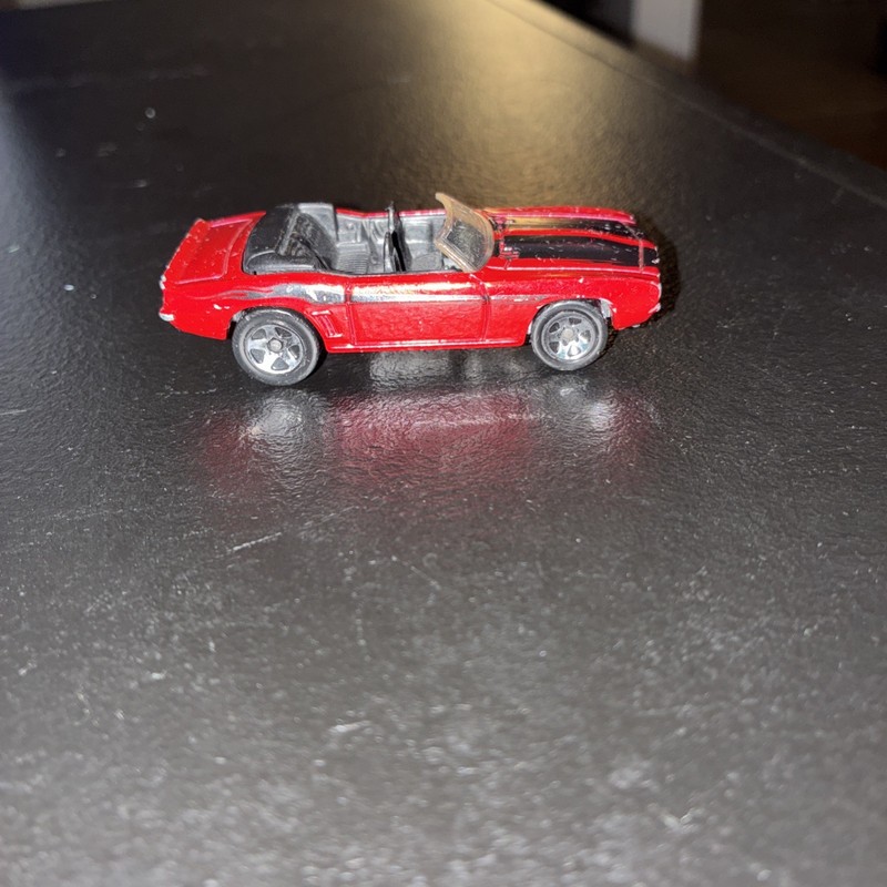 2007 HOT WHEELS '69 CHEVY CAMARO CONVERTIBLE RED 1:64 DIECAST 2 3/4" CAR W BLACK