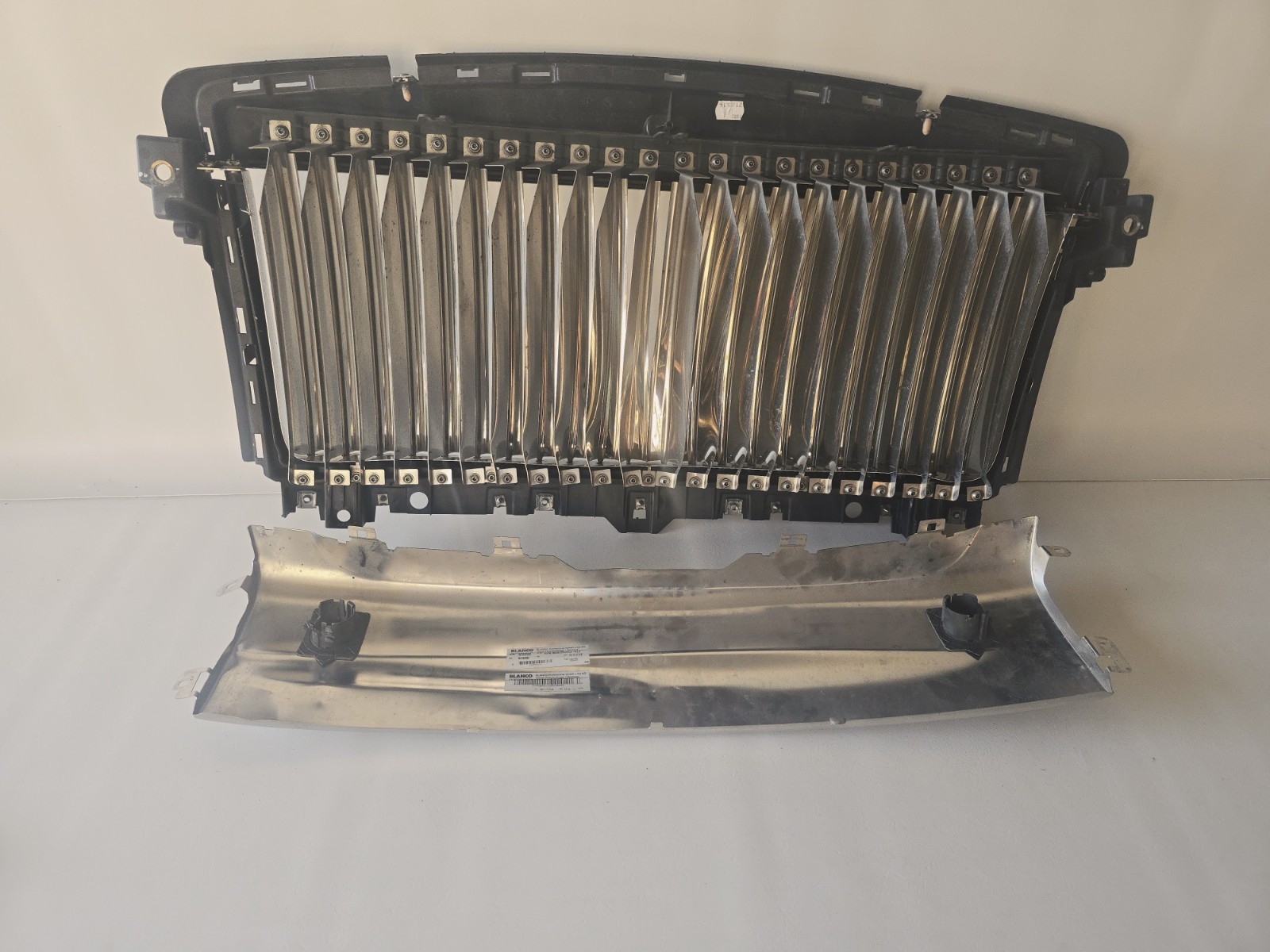 2010-2014 Rolls Royce Ghost Front Radiator Grille Chrome 51117198866 OEM