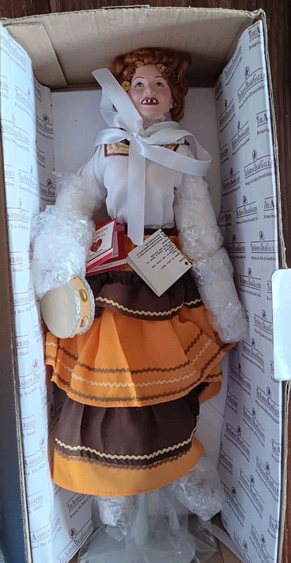 I Love Lucy Operetta Doll. Ashton Drake Galleries. Diamond Anniversary Issue. 