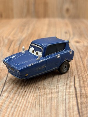 Disney Pixar Cars 2  Tomber Paris Parts Market 3 Mattel