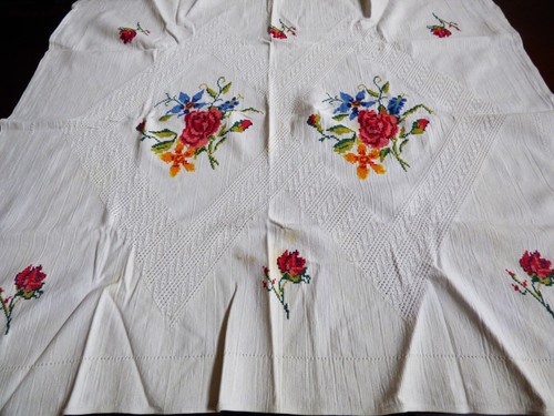 VTG White Cotton Flower Embroidery Decor Accent Dining Table Cloth 49x42 - 第 1/12 張圖片