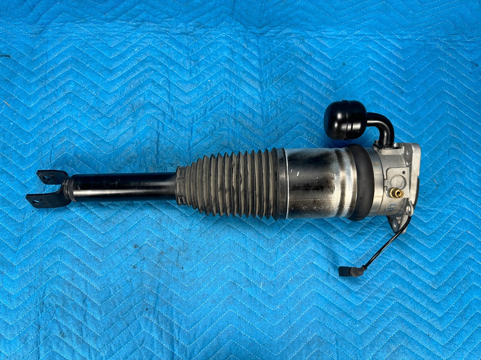 Bentley Cont Flying Spur Rear Air Shock Absorber Strut Driver Side 29k 06-12 OEM