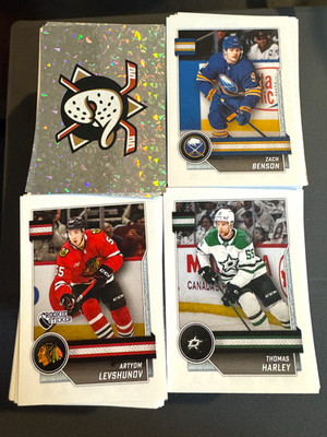 2025-26 Topps NHL Stickers Pick Your Sticker (1-200)