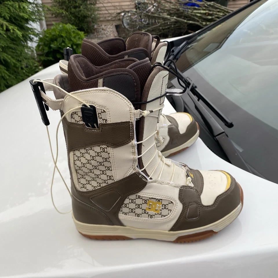 Botas de nieve vintage DC Y2K Siloh para mujer talla 9 SUPER RARAS DC zapatos Y2K patinador Foto 2 de 4