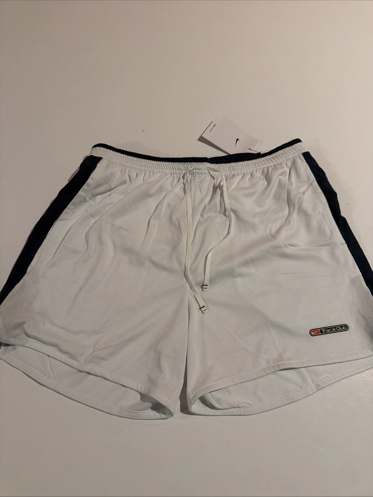 Nike Track Club Men's Dri-FIT Brief-Lined Running Shorts Sz L FZ7397 NWT White
Opens in a new window