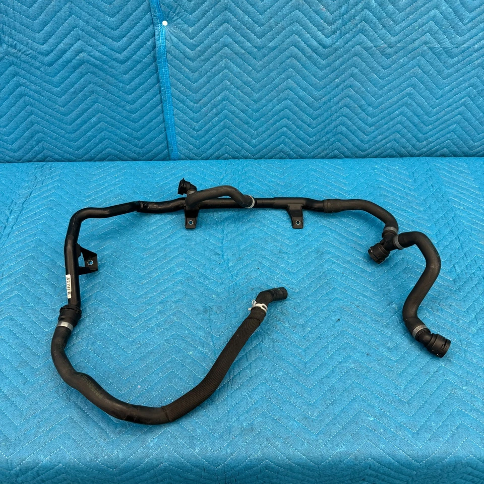 Manguera de refrigeración del motor BMW 325i E90 N52 2006-2011 OEM 7548212 Foto 3 de 4