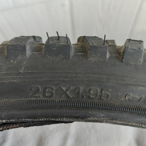 Avenir Swiss Army Tire 26 x 1.95 - Picture 3 of 4