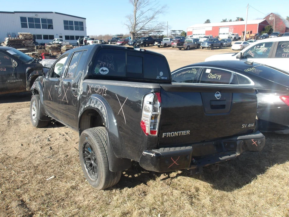 Espejo retrovisor interior delantero central usado se adapta a: Nissan Frontier 2020 con automático Foto 3 de 4