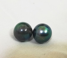 Pair of huge 13mm south sea Tahitian genuine black green loose pearl undrilled