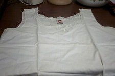 Vintage Baumwoll Unterhemd Marke Tata und Tato mit Spitze Gurt Gr.48 lesen