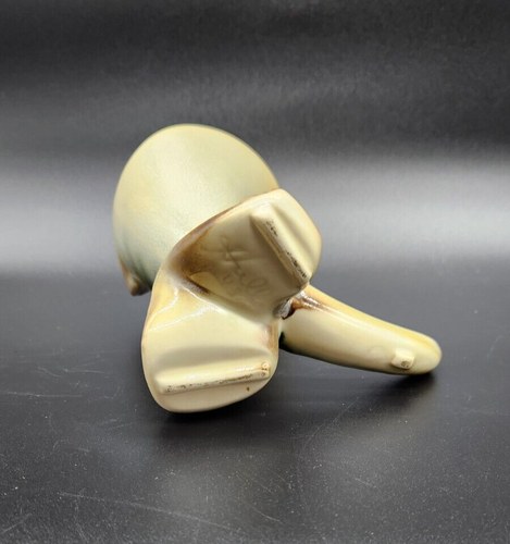 Hull Pottery USA Parchment & Pine Cornucopia Vase - Picture 7 of 8