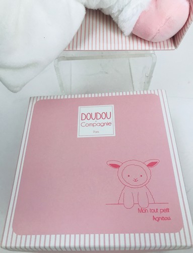 Doudou et Compagnie Paris Plush Lamb + Lamb Booties Gift Box New - Picture 4 of 12