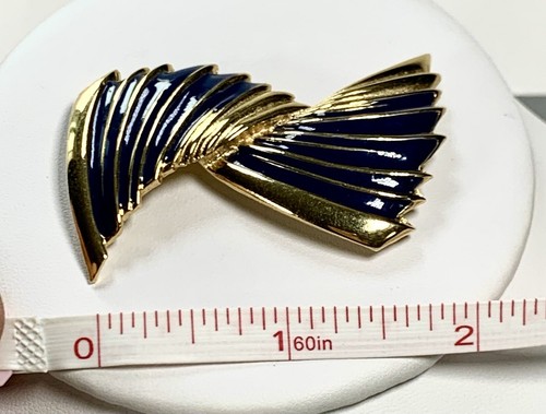 Vintage Signed Givenchy Blue Enamel Gold Tone Brooch Pin Spinning Wings - Picture 3 of 8