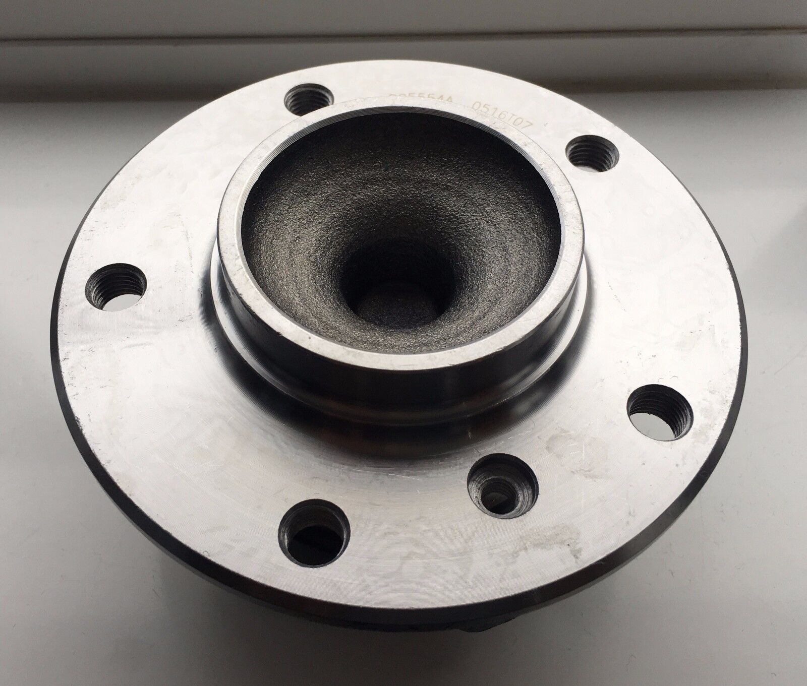 BMW 320d 2.0L E93 E92 E91 E90 FRONT WHEEL BEARING HUB KIT 20052013 NEW