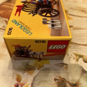 LEGO Castle: Knights' Arsenal 6016 new in box 