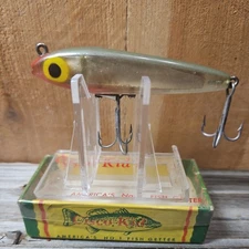 Vintage Wallsten Cisco Kid "SALTY CISCO" #1125W. Shad/Silver color Lure. Box.