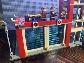 LEGO #60004 City - Fire Station (2013) 98% Complete No manual or box, READ