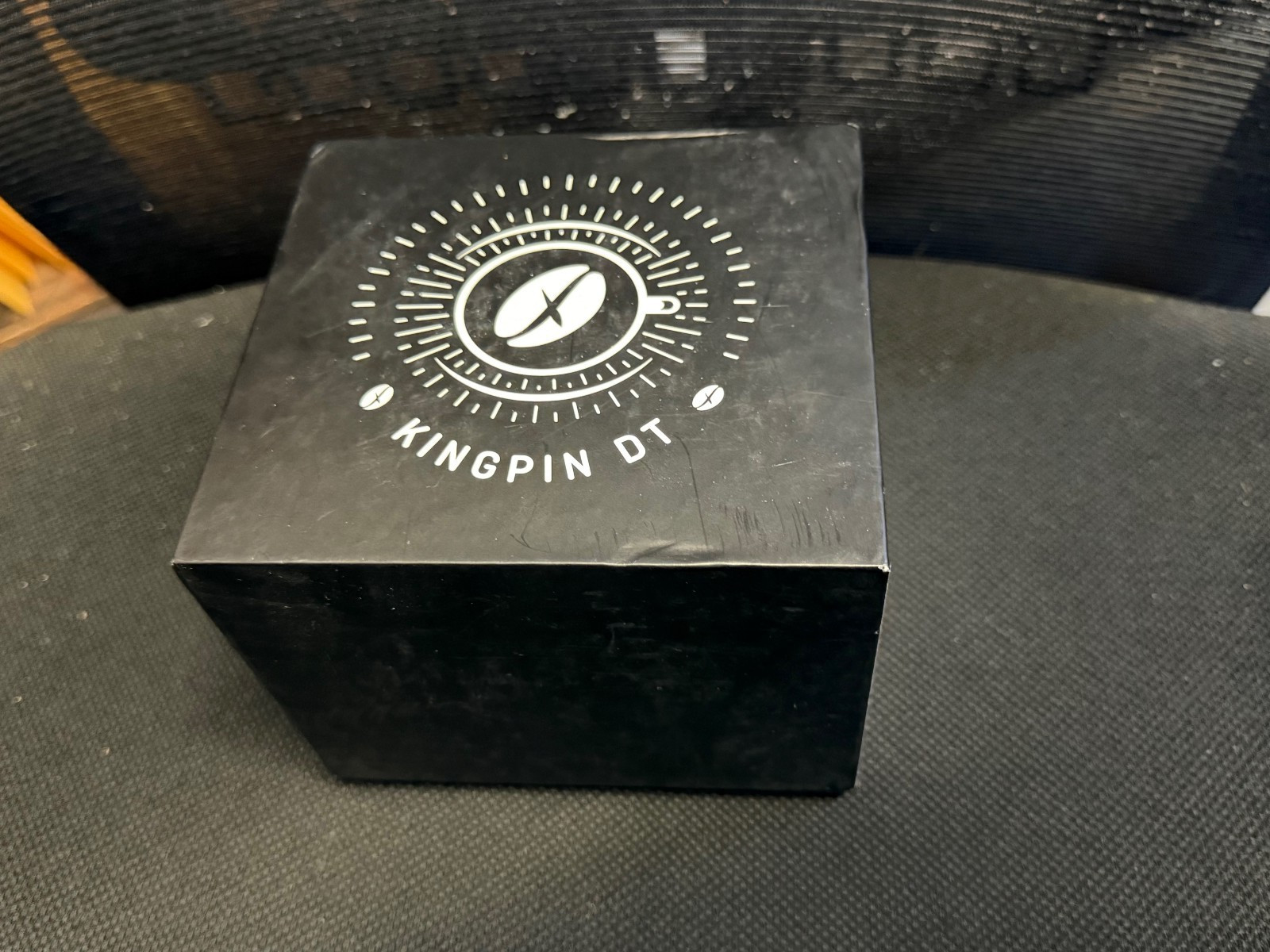 XBREW Coffee The KINGPIN Distribution Tool portafilter weiss clump mix