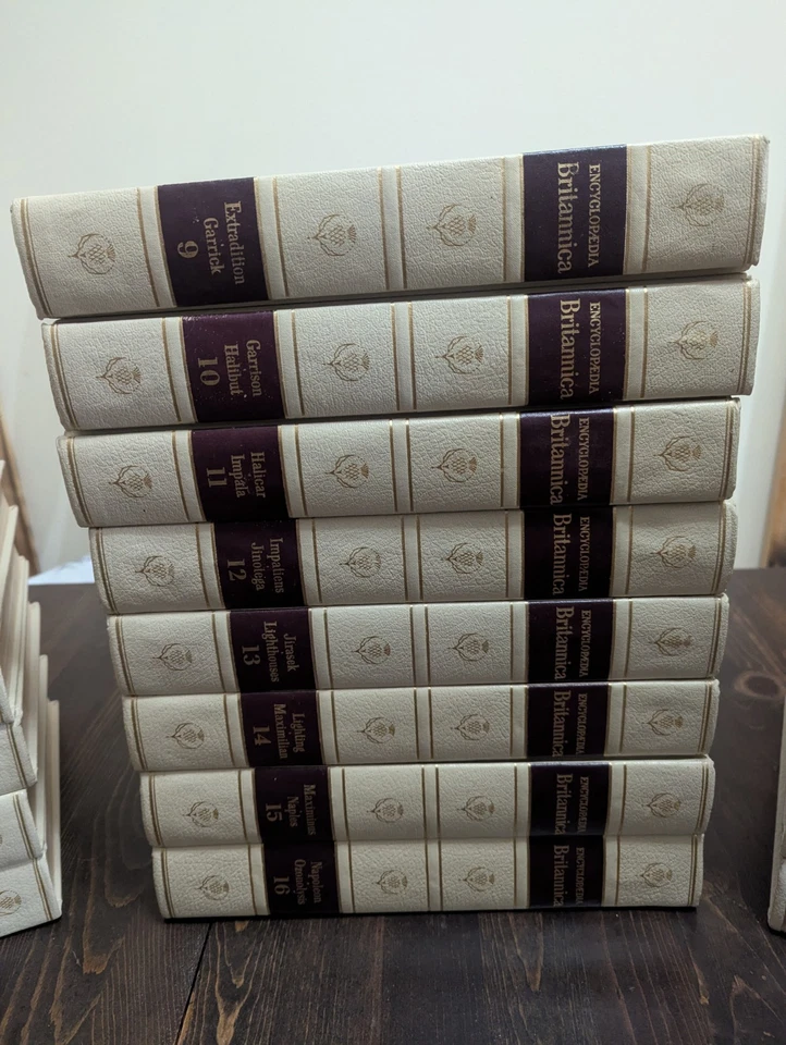 Encyclopedia Britannica 1768 Edition COMPLETE SET 24 Volumes USA Vintage 1965 - Image 3 of 4
