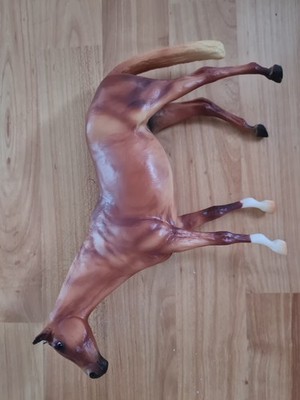Breyer Traditional Touch Of Glas  Pferd